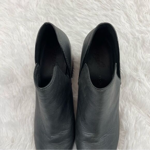 Naked Feet Hedley Leather Pull-On Bootie - Picture 6 of 10